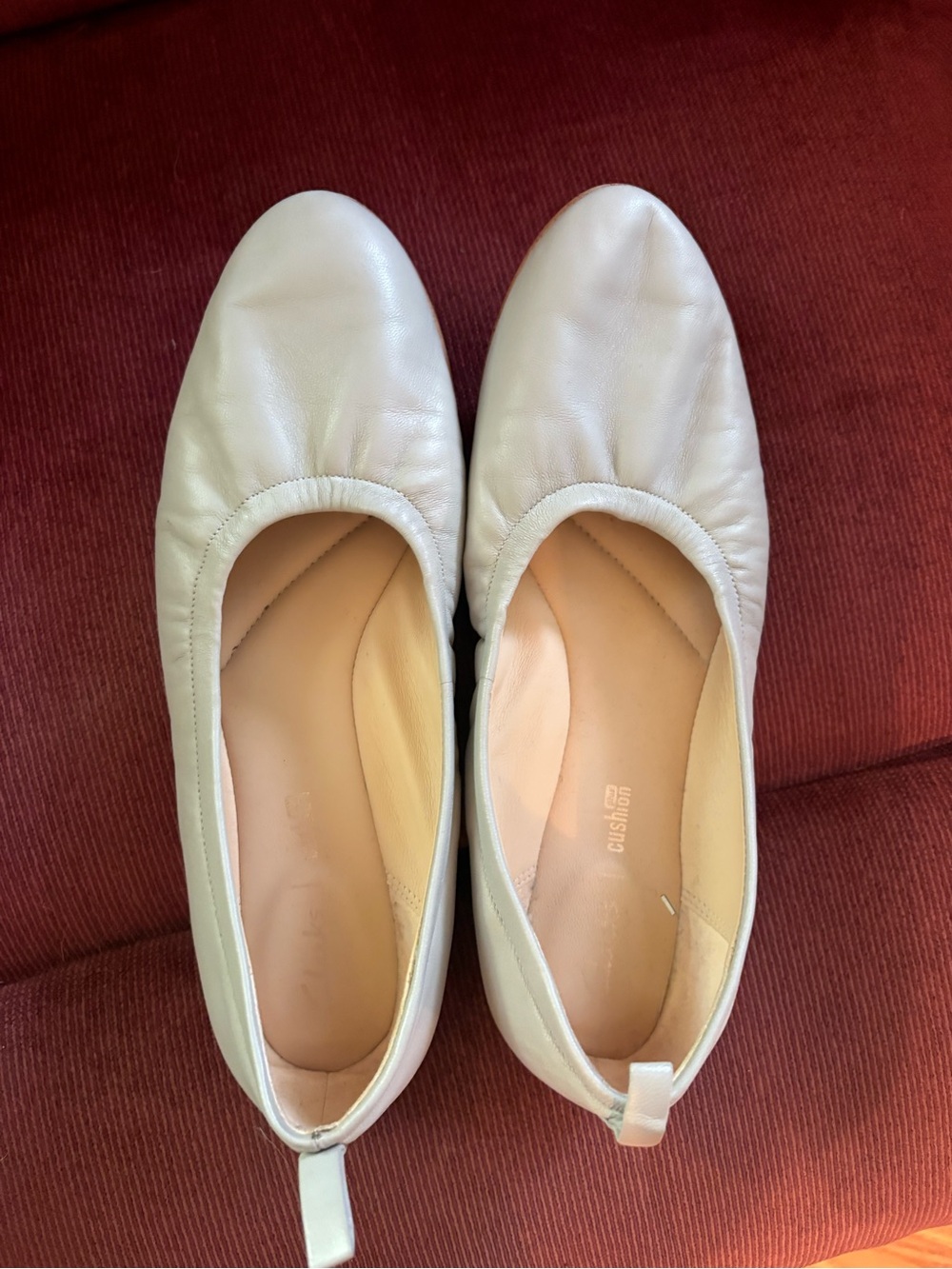 Clarks Comfort Leather Ballet Flats in Light Beige